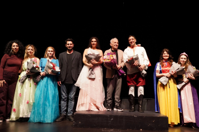 İstanbul Beylikdüzü’nde 3. Tiyatro Festivali tam not aldı