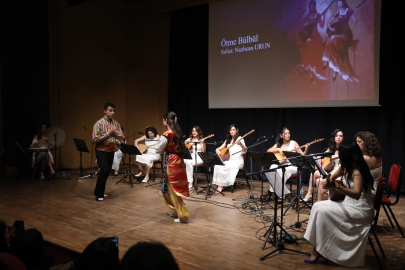 Antalya’da “Kadın Kadına Türküler” geceye damga vurdu