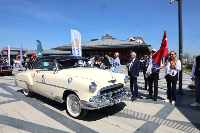 Klasik Otomobil Turu Bursa’yı renklendirdi... 'Klasik'ler geleceğe umut oldu